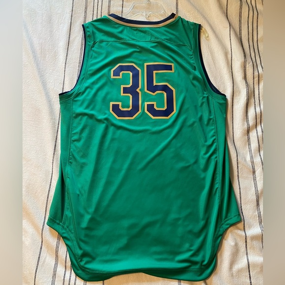 Notre Dame Fighting Irish Green #35 Basketball Jersey Medium - Picture 2 of 2